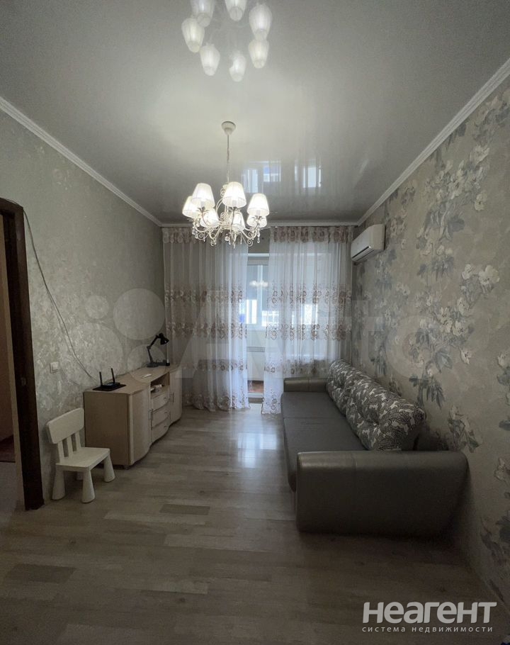 Продается 1-комнатная квартира, 37 м²