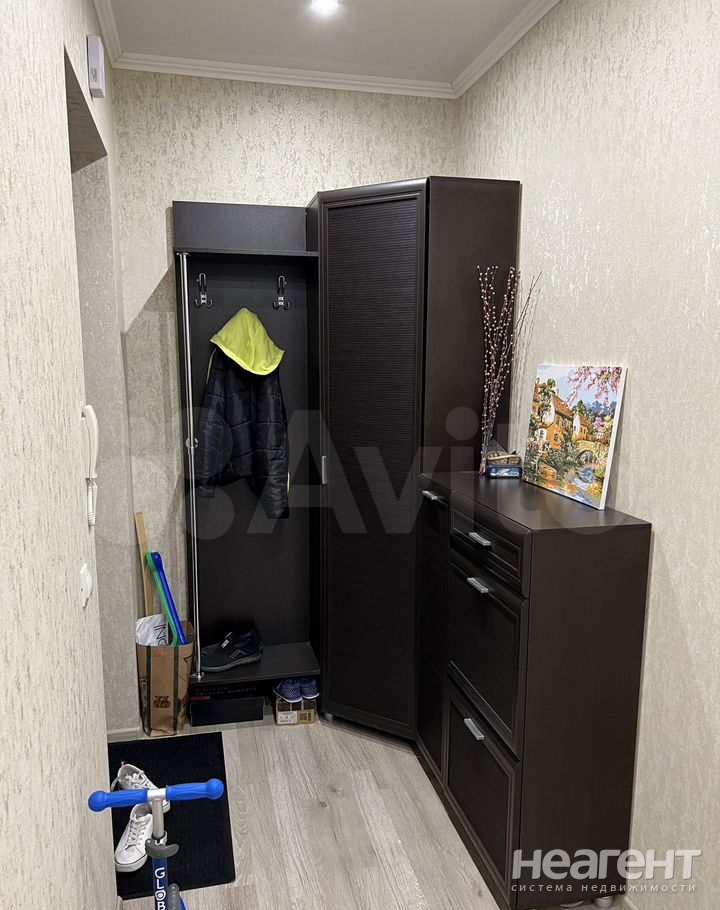 Продается 1-комнатная квартира, 37 м²