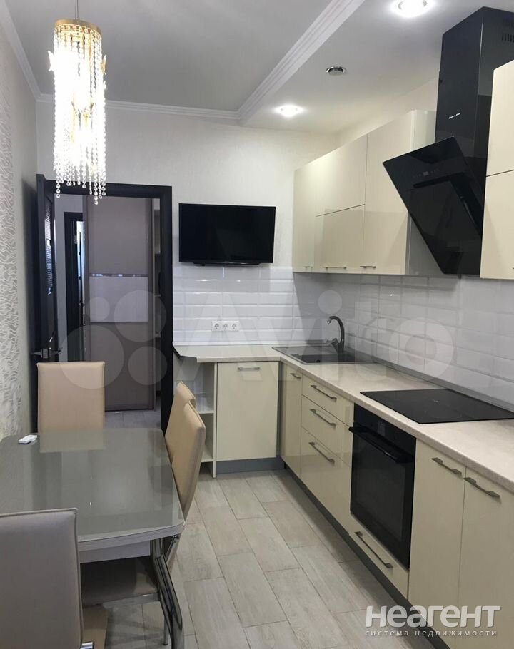 Продается 1-комнатная квартира, 44 м²