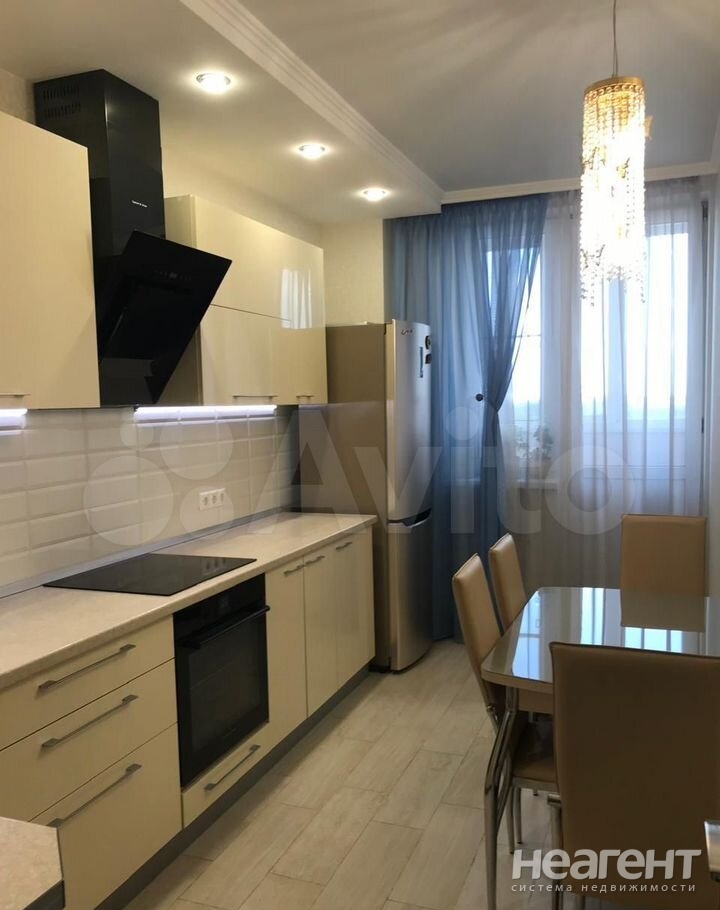 Продается 1-комнатная квартира, 44 м²