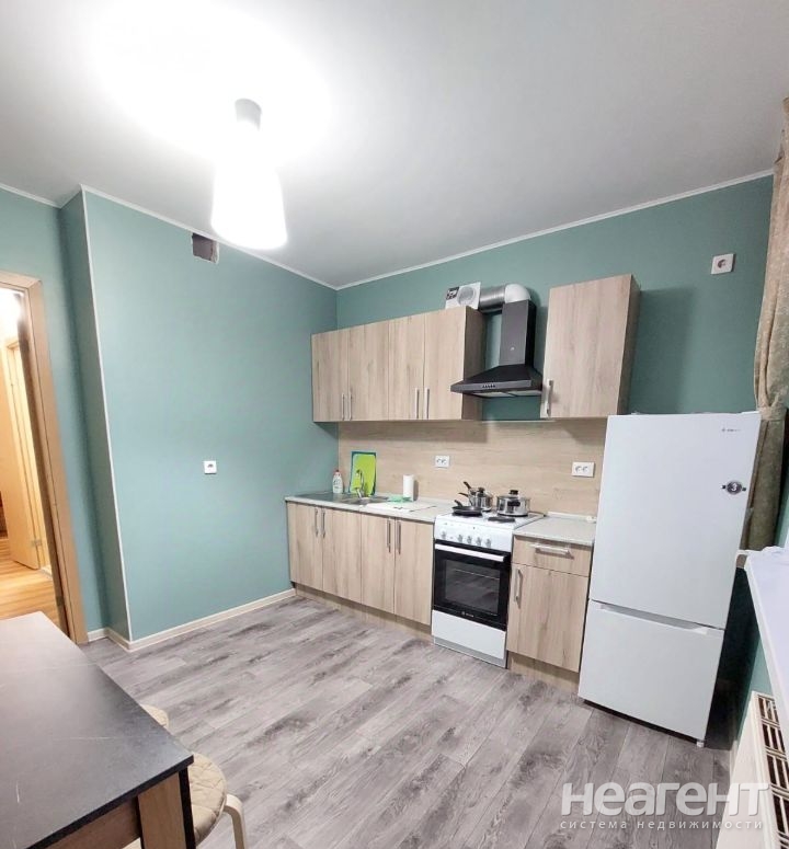 Сдается 1-комнатная квартира, 40 м²