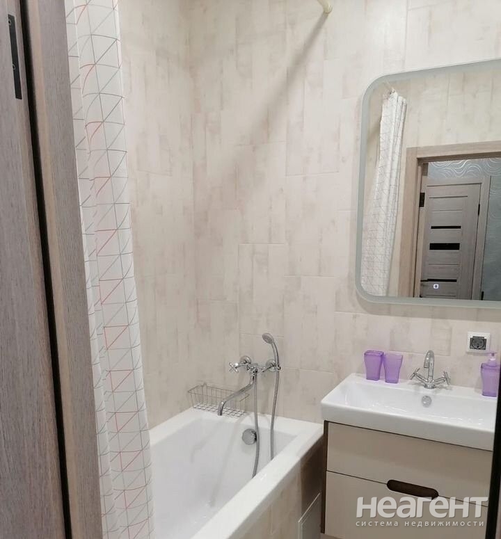 Сдается 1-комнатная квартира, 38 м²