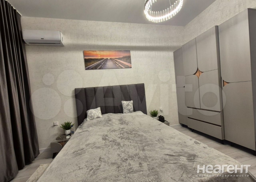 Сдается 1-комнатная квартира, 42 м²