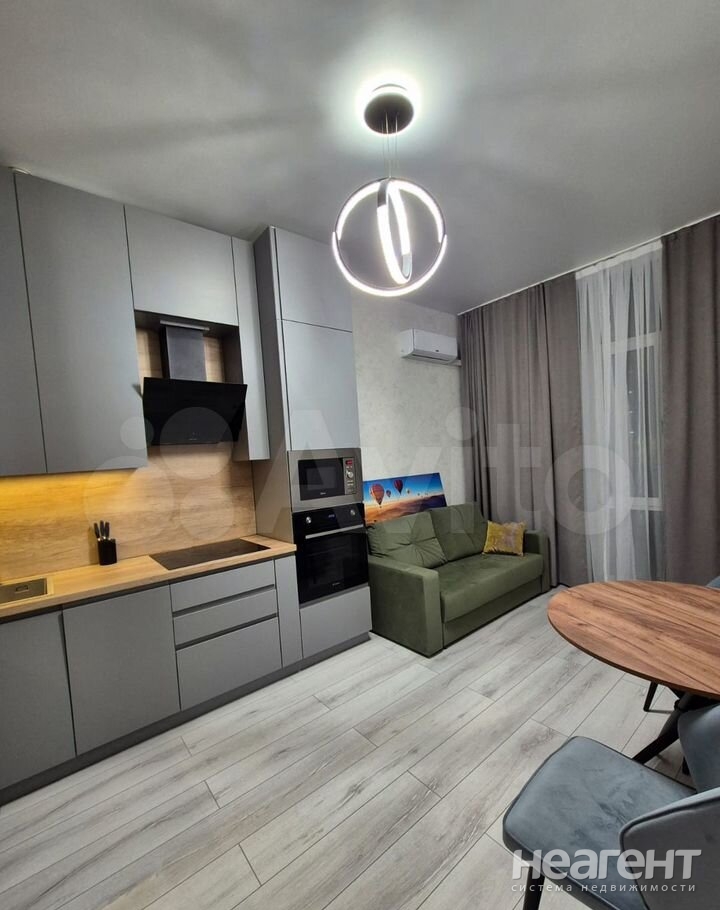 Сдается 1-комнатная квартира, 42 м²