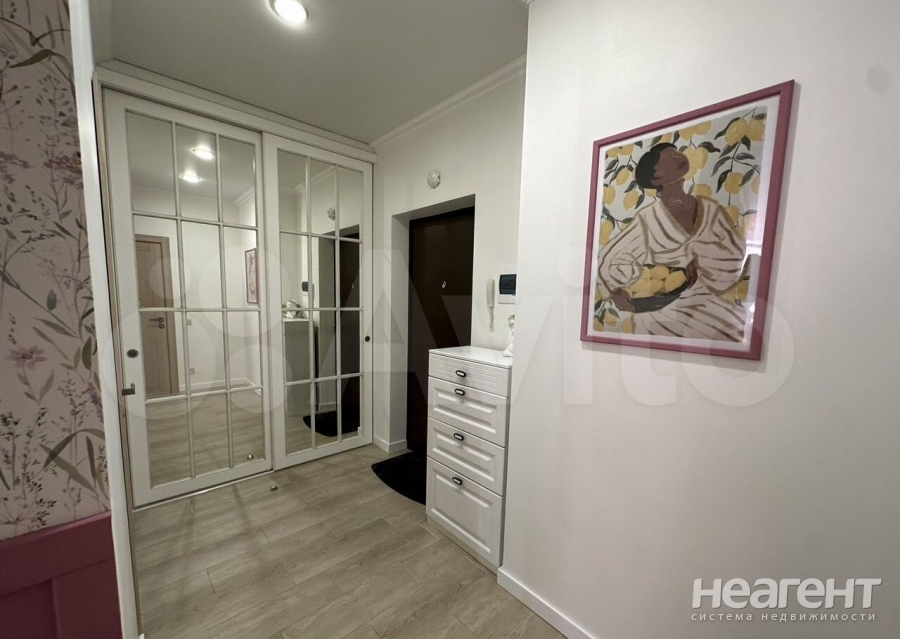 Продается 1-комнатная квартира, 47 м²