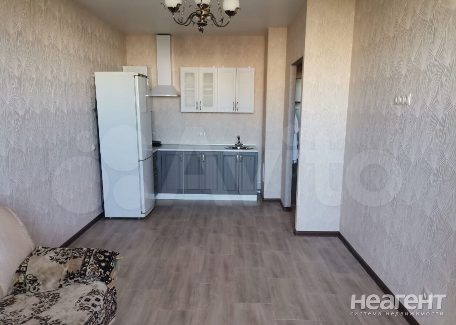 Сдается 1-комнатная квартира, 42 м²