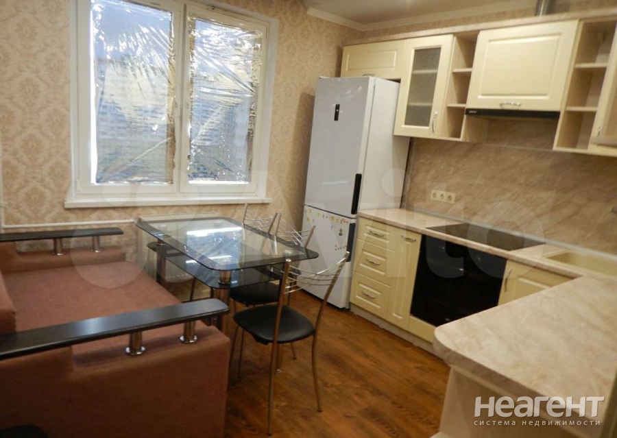 Сдается 1-комнатная квартира, 40 м²