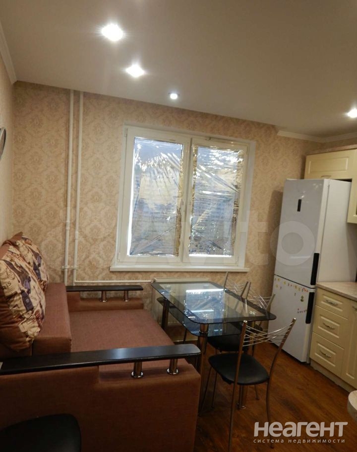 Сдается 1-комнатная квартира, 40 м²