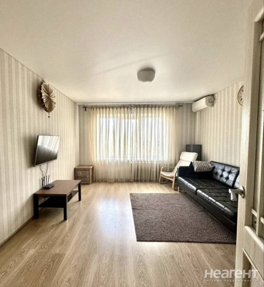 Продается Многокомнатная квартира, 80 м²