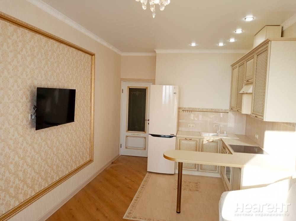 Сдается 1-комнатная квартира, 57 м²