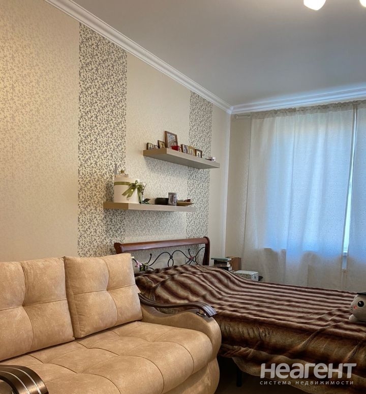 Продается 1-комнатная квартира, 37 м²