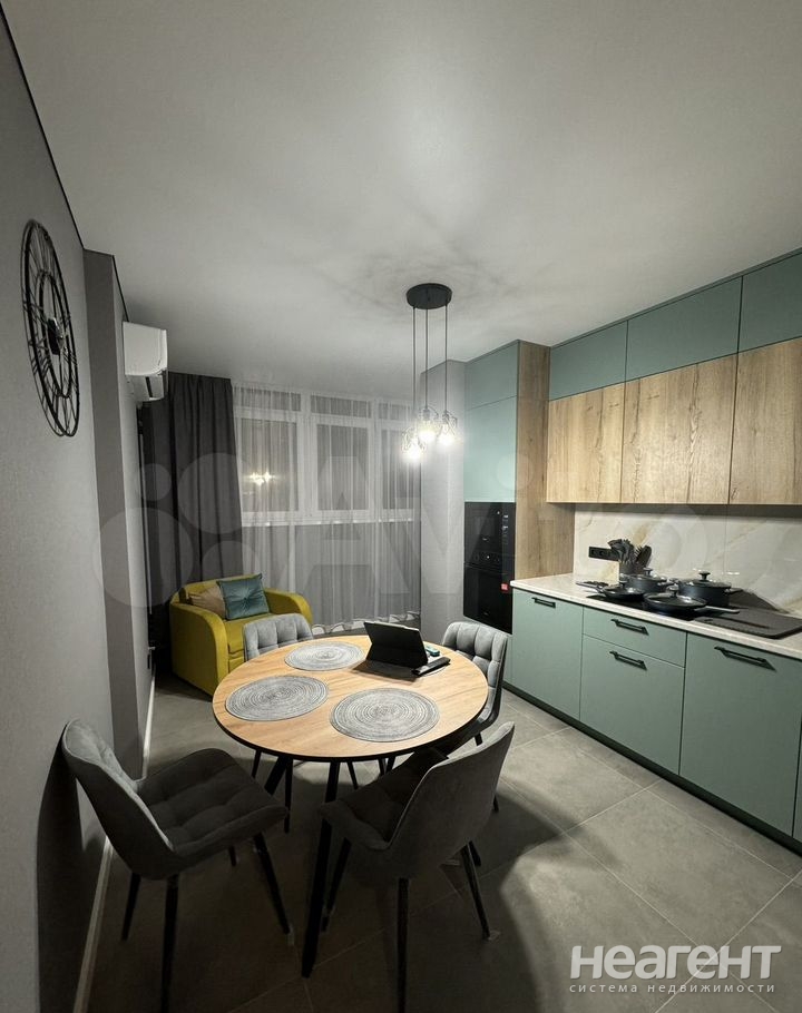 Сдается 1-комнатная квартира, 40 м²