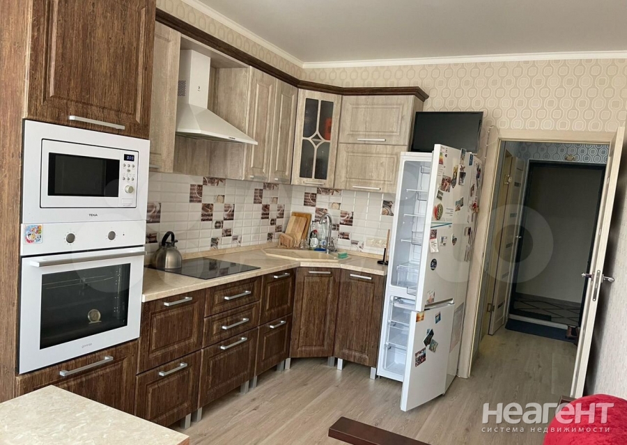 Продается 1-комнатная квартира, 39,7 м²