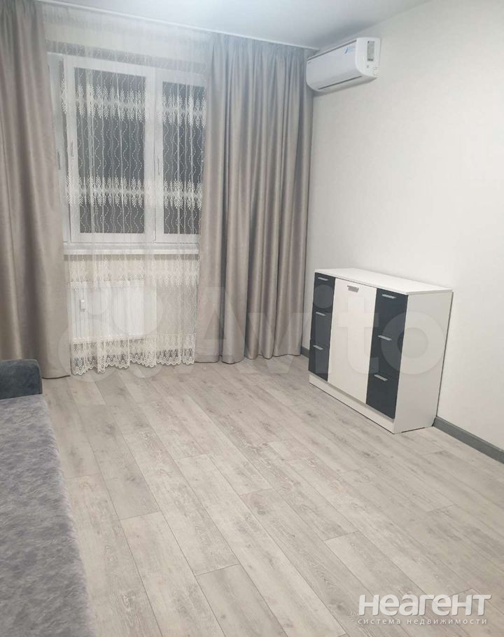 Сдается 1-комнатная квартира, 38 м²