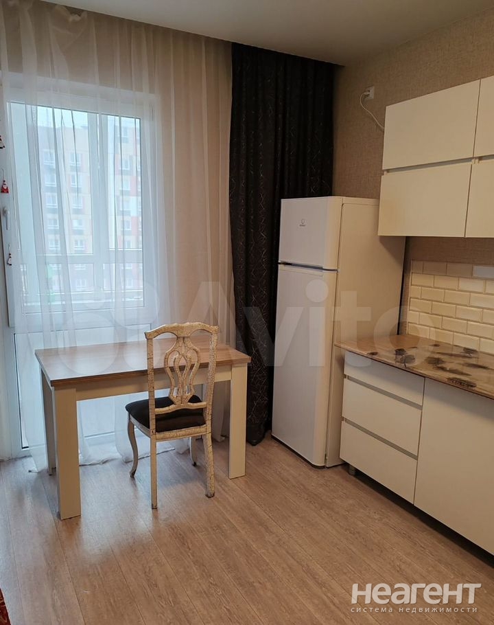 Сдается 1-комнатная квартира, 39 м²