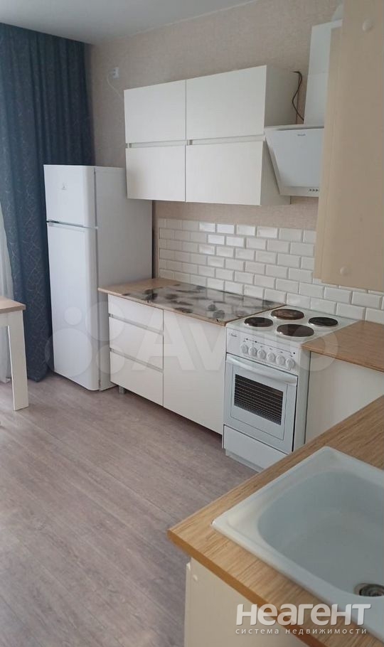 Сдается 1-комнатная квартира, 39 м²