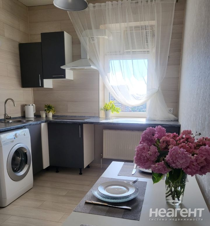 Сдается 1-комнатная квартира, 40 м²