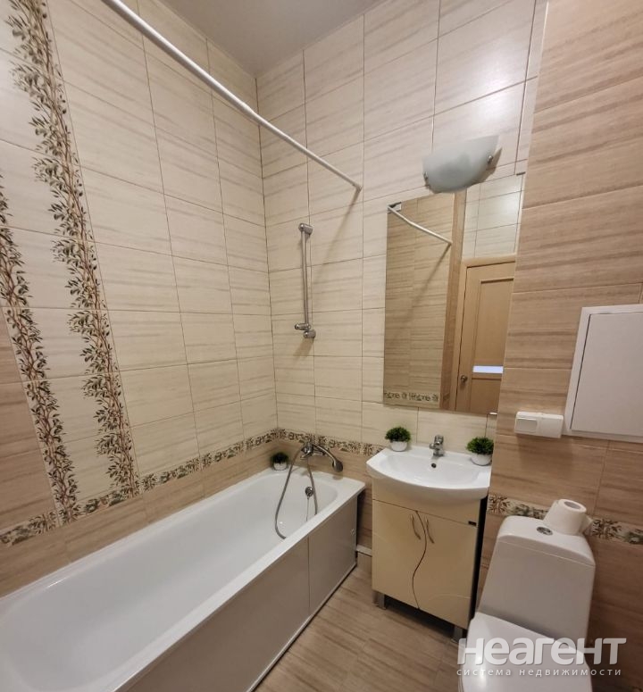 Сдается 1-комнатная квартира, 40 м²