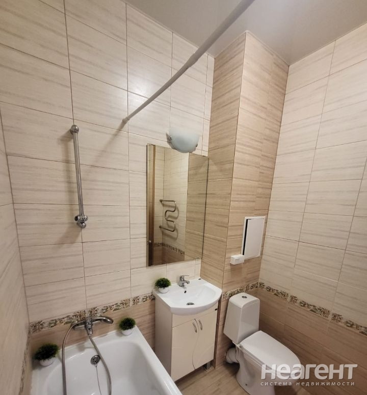 Сдается 1-комнатная квартира, 40 м²