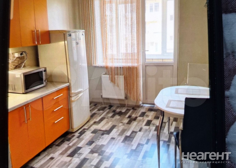 Сдается 1-комнатная квартира, 39 м²