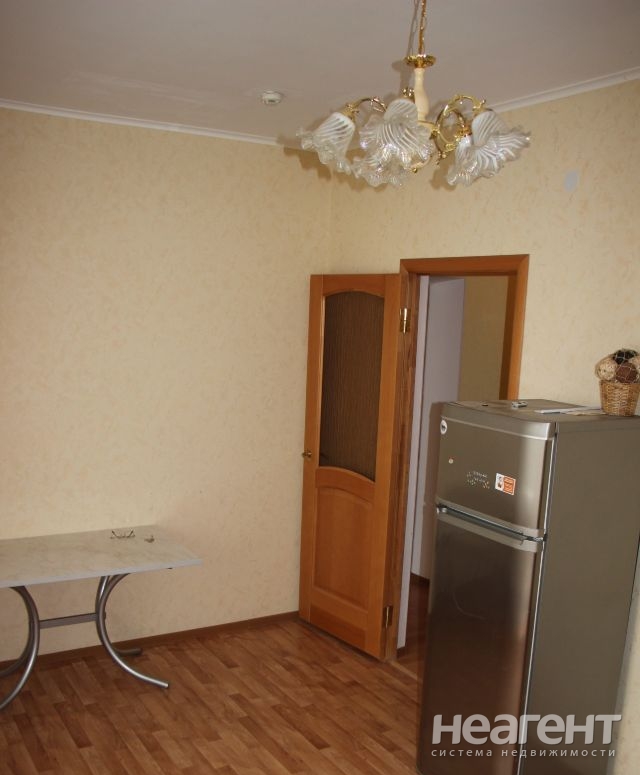 Продается 1-комнатная квартира, 59,6 м²