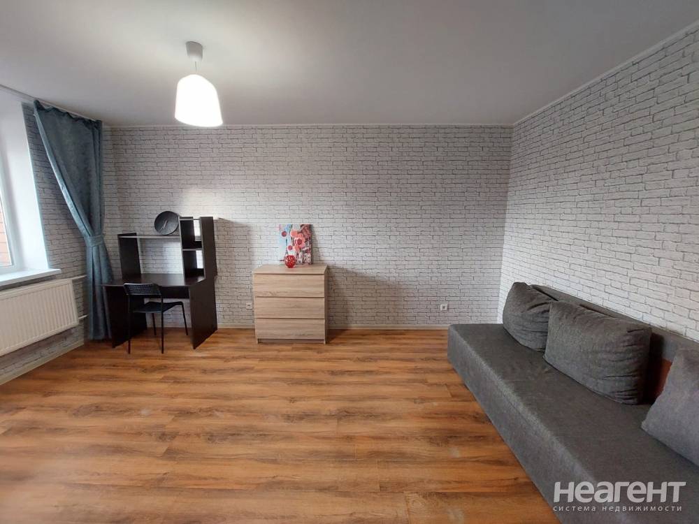 Сдается 1-комнатная квартира, 40 м²