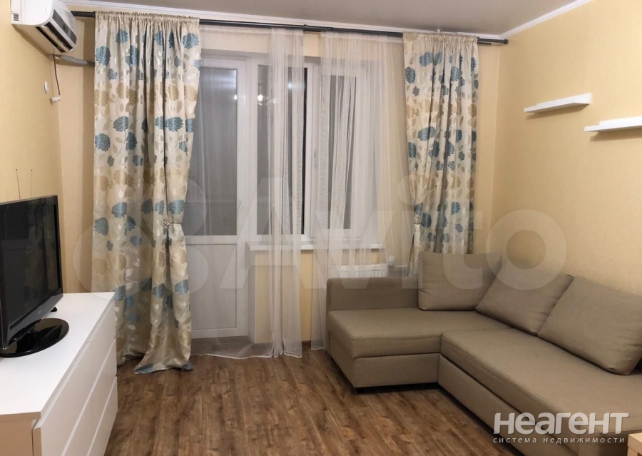 Сдается 1-комнатная квартира, 37 м²