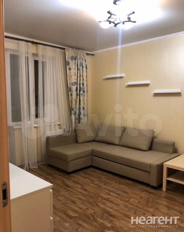 Сдается 1-комнатная квартира, 37 м²