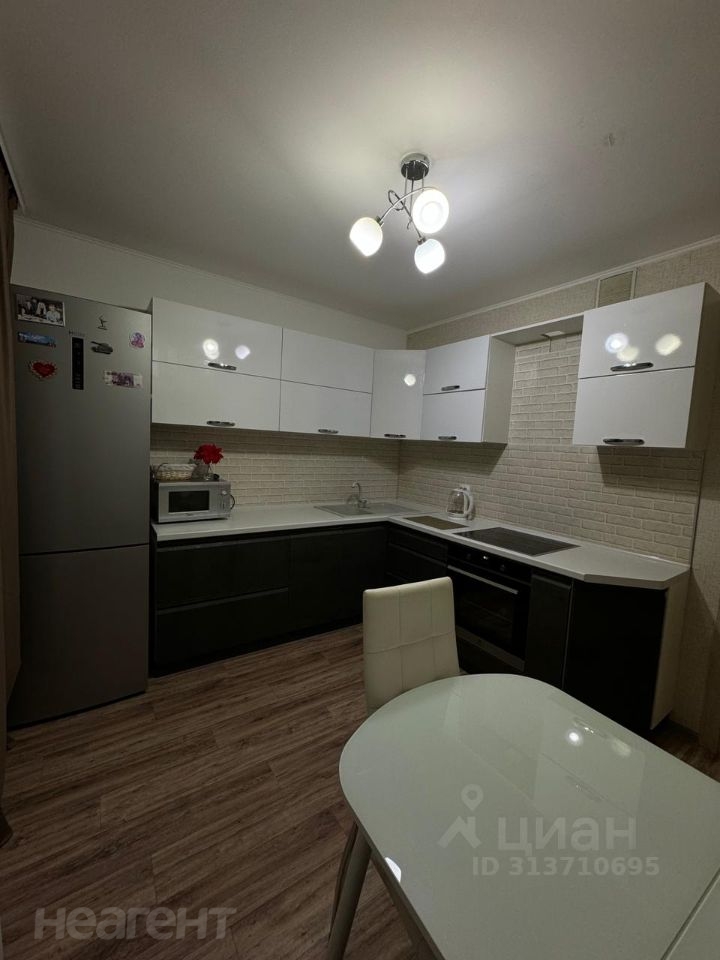 Продается 1-комнатная квартира, 38 м²