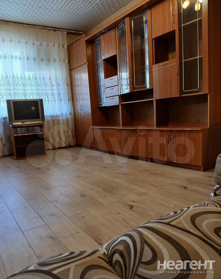 Сдается 1-комнатная квартира, 52 м²