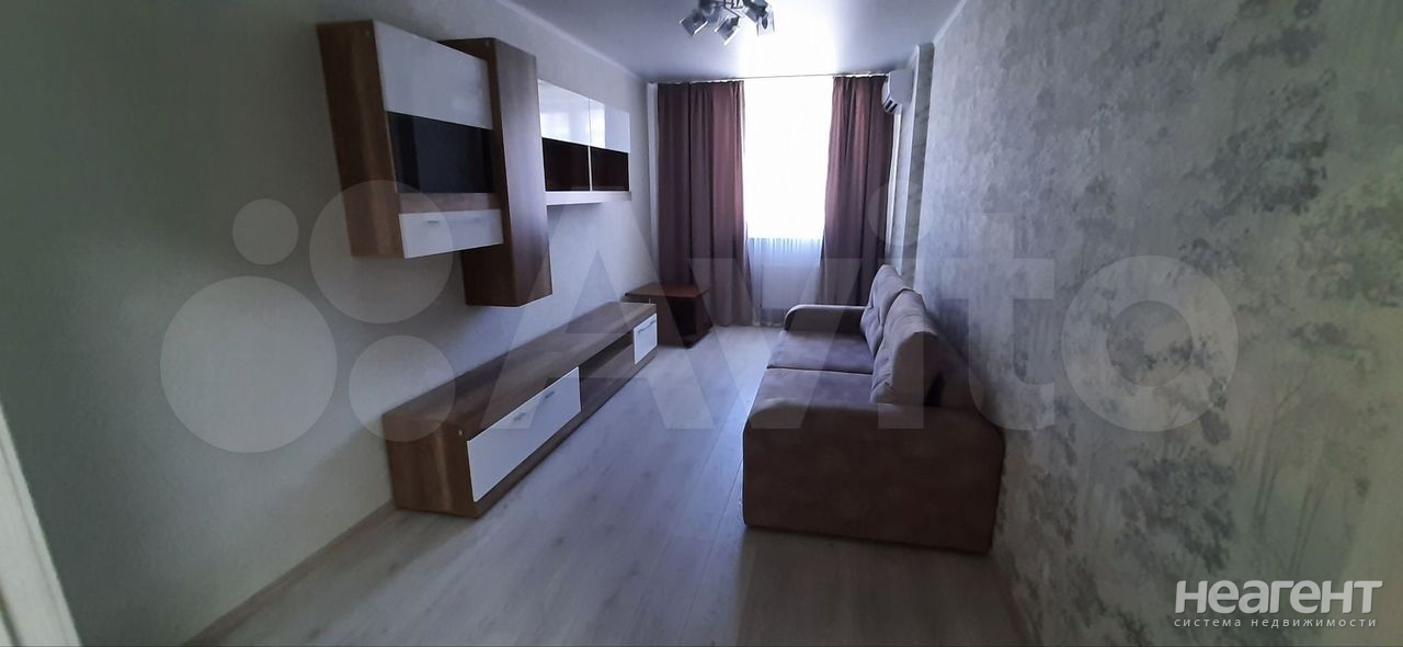 Сдается 1-комнатная квартира, 43 м²