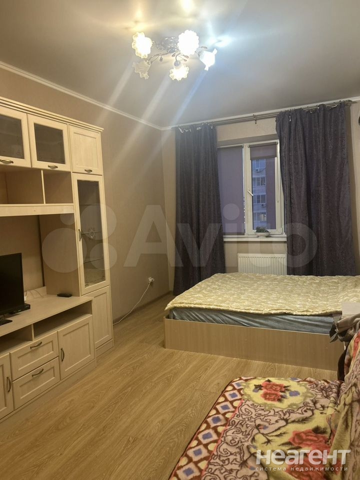 Сдается 1-комнатная квартира, 40 м²