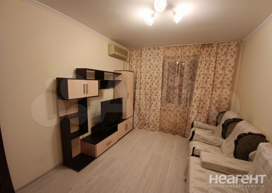 Сдается 1-комнатная квартира, 40 м²