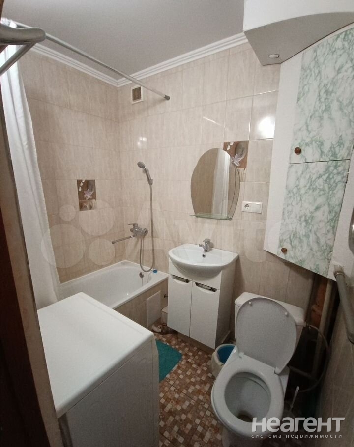 Сдается 1-комнатная квартира, 40 м²