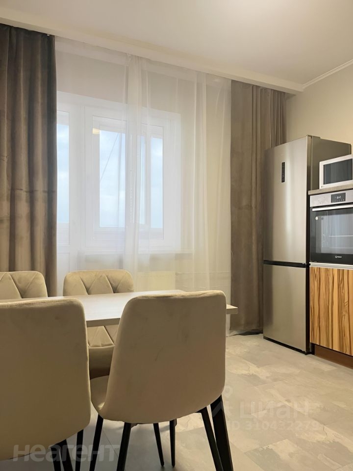 Сдается 1-комнатная квартира, 51 м²