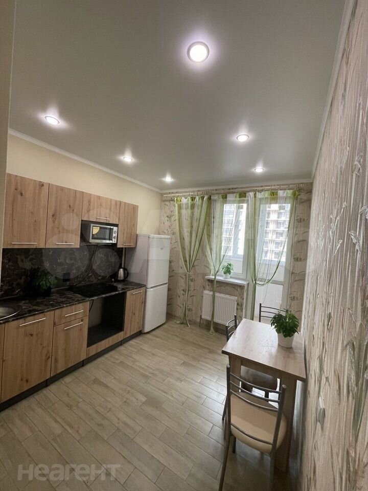 Сдается 1-комнатная квартира, 35 м²