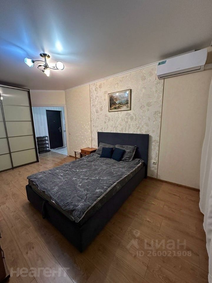 Сдается 1-комнатная квартира, 38 м²