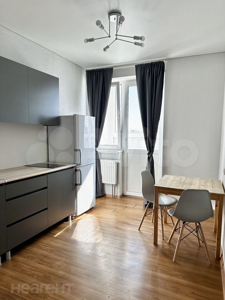 Сдается 1-комнатная квартира, 40 м²