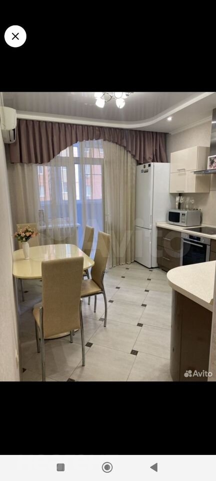 Продается 1-комнатная квартира, 42 м²