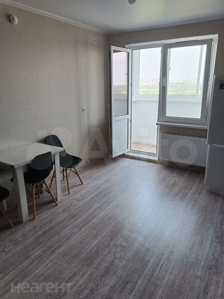 Сдается 2-х комнатная квартира, 64 м²