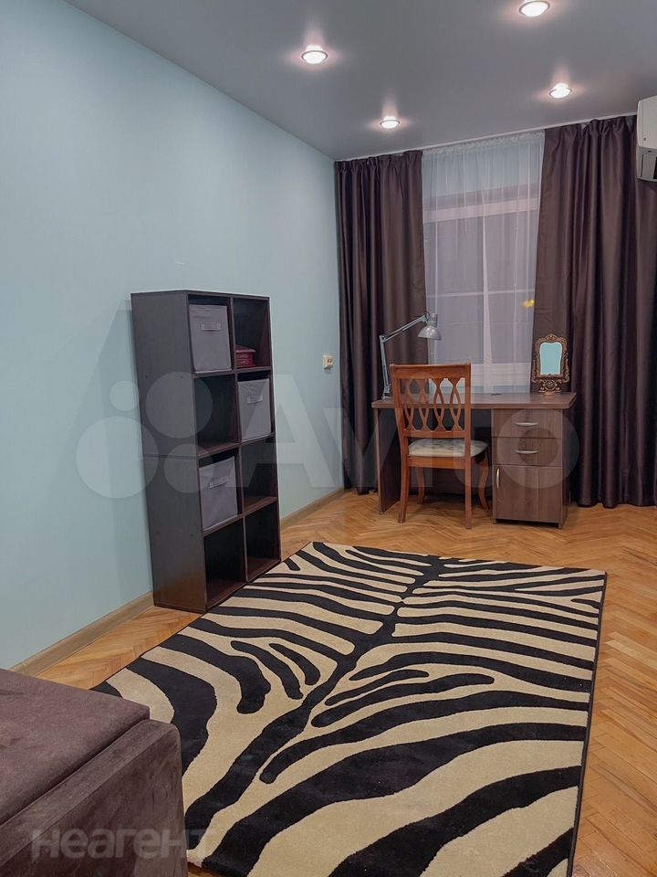 Сдается Многокомнатная квартира, 60 м²