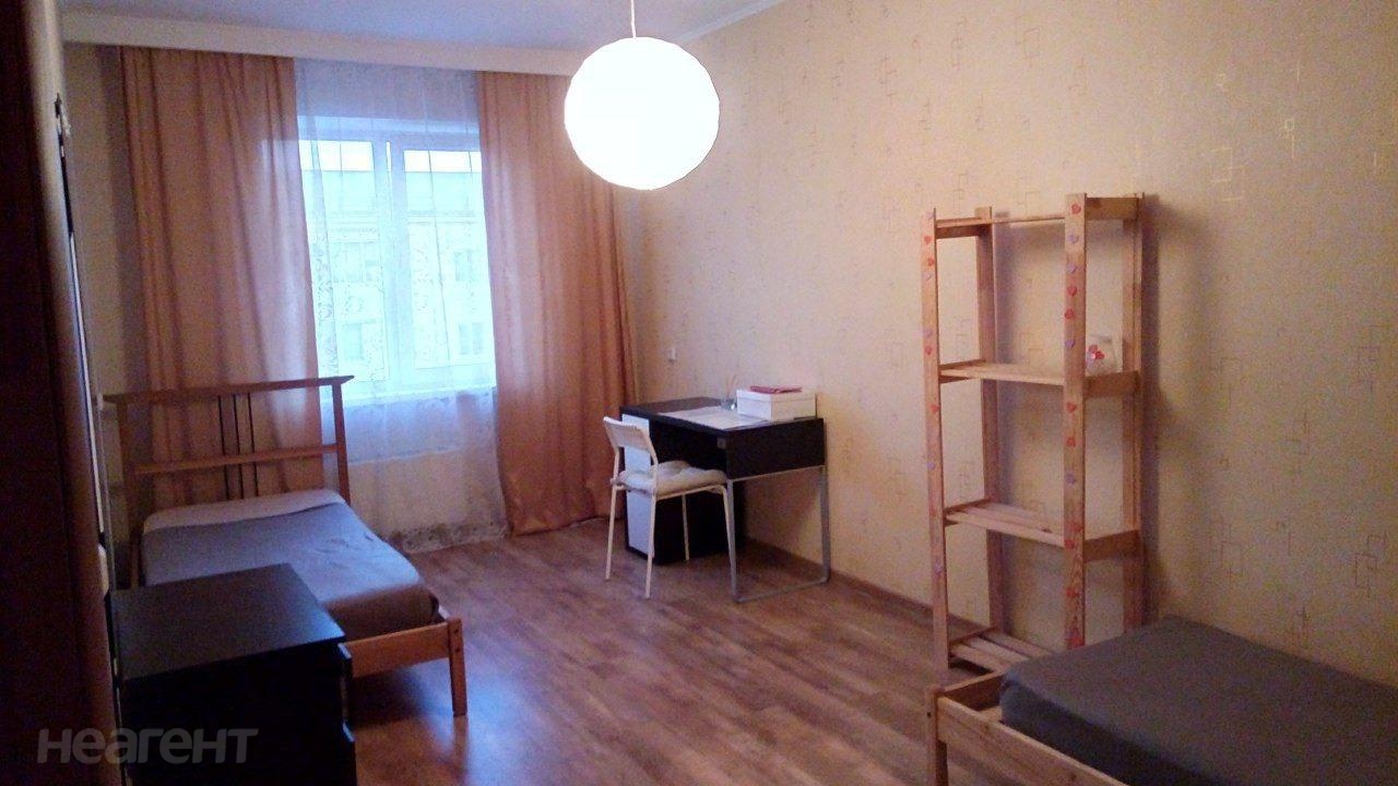 Сдается 2-х комнатная квартира, 72 м²