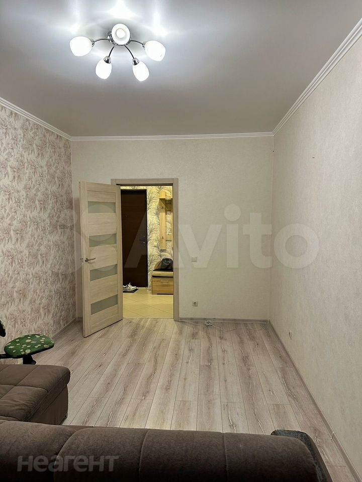 Сдается 1-комнатная квартира, 38 м²