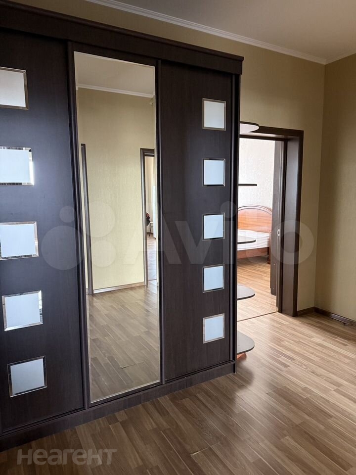 Сдается 2-х комнатная квартира, 75 м²