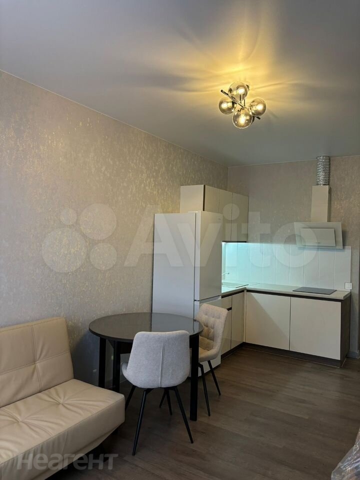 Сдается 1-комнатная квартира, 40 м²