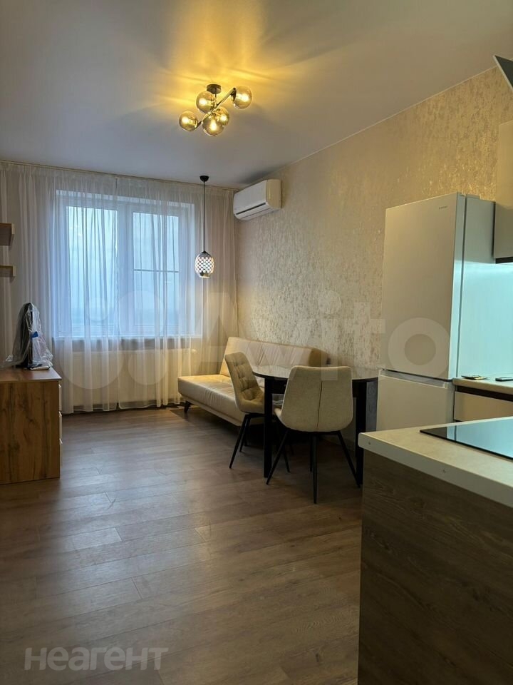 Сдается 1-комнатная квартира, 40 м²