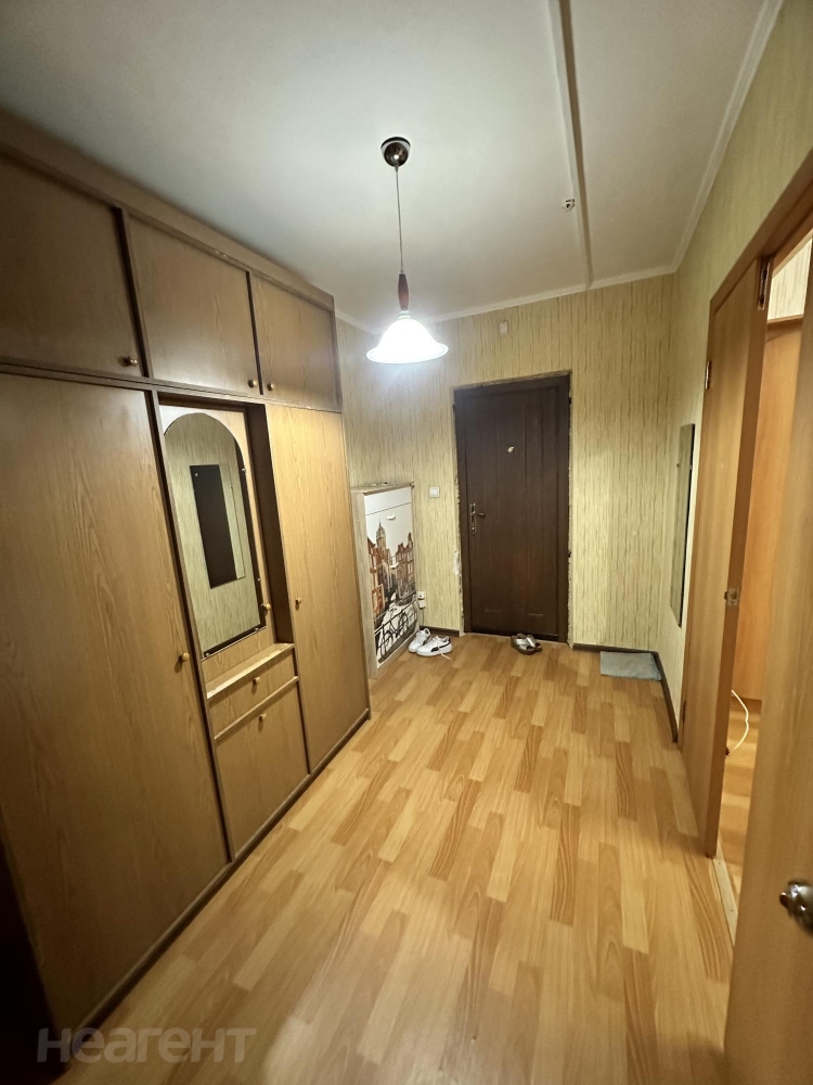 Сдается 2-х комнатная квартира, 64 м²