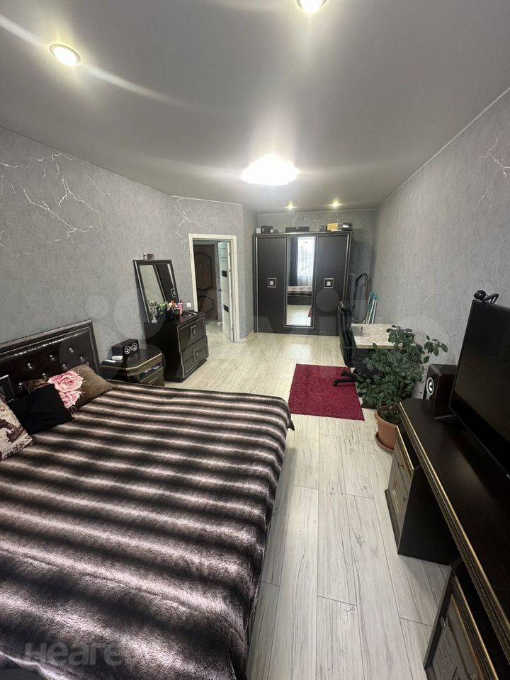 Продается 1-комнатная квартира, 40 м²