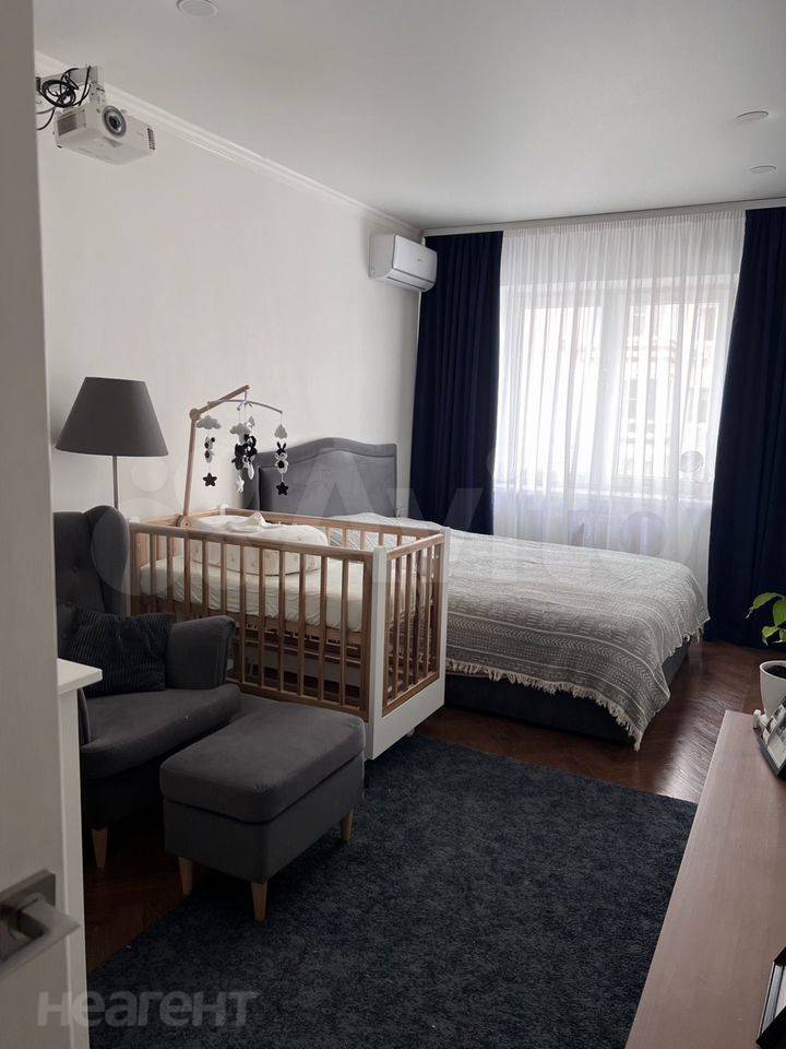 Продается 1-комнатная квартира, 42,2 м²