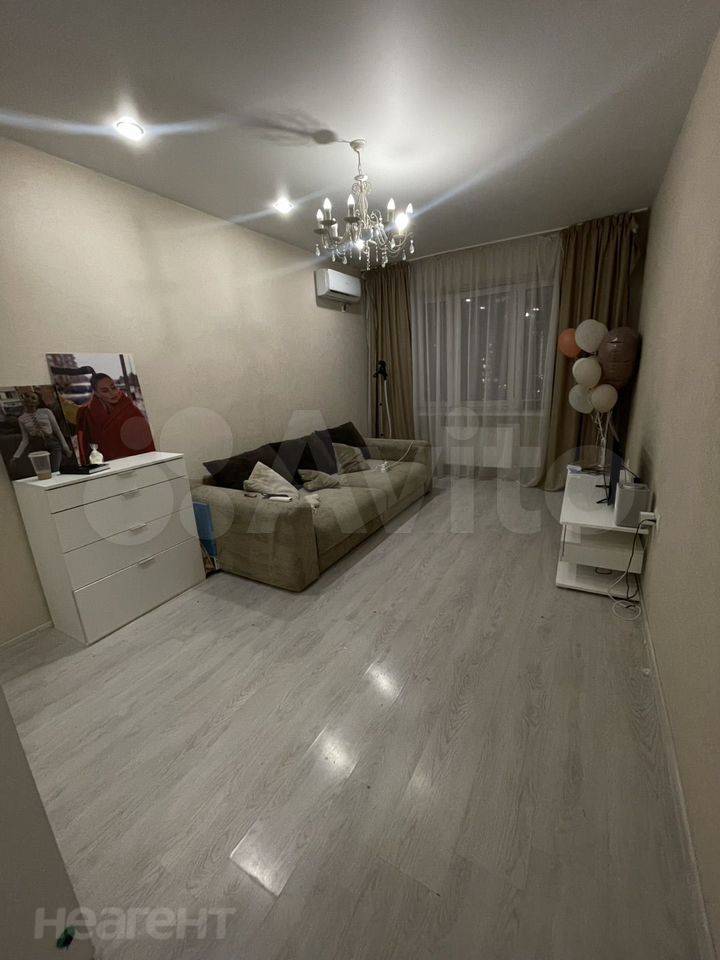 Сдается 1-комнатная квартира, 42 м²